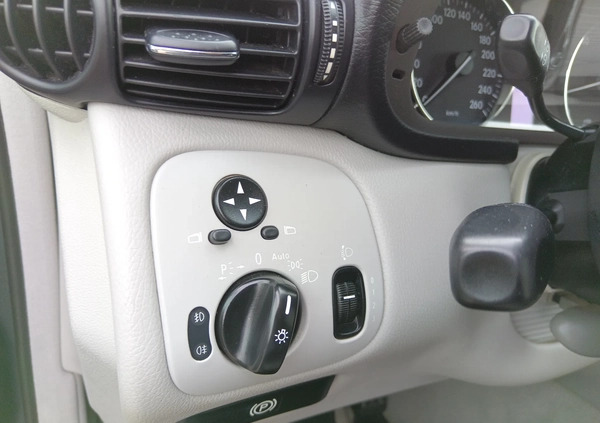Mercedes-Benz Klasa C cena 17900 przebieg: 236000, rok produkcji 2004 z Sośnicowice małe 596